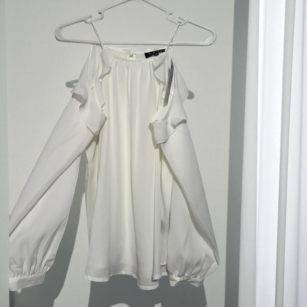Timing NWT White Ruffled Flowy Satin Cold Shoulder Blouse Shirt Size Small